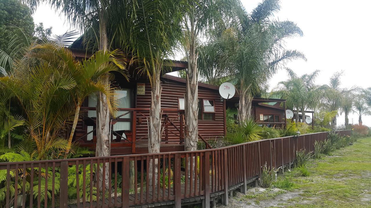 Mountain Breeze Log Cabins สตอร์มริเวอร์ ภายนอก รูปภาพ